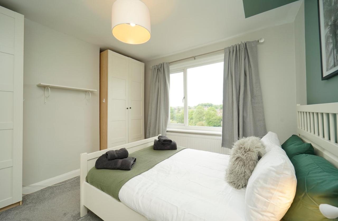 לידס Stunning 5 Bed House In Chapel Allerton, Sleeps 9 מראה חיצוני תמונה