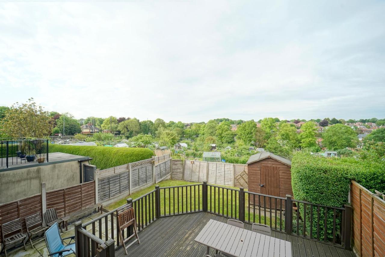 לידס Stunning 5 Bed House In Chapel Allerton, Sleeps 9 מראה חיצוני תמונה